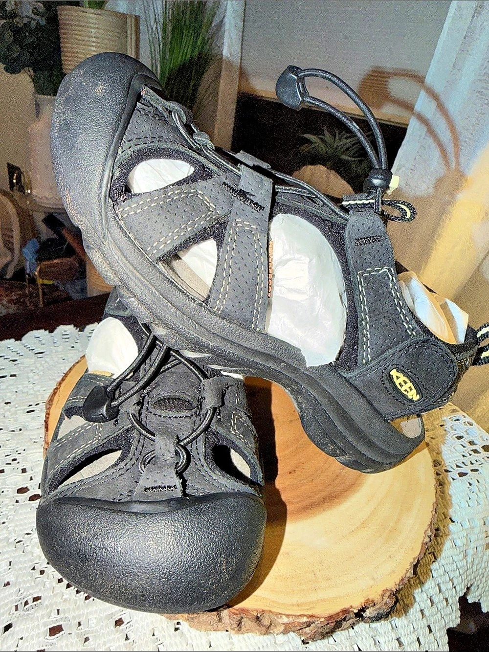 KEEN Newport ATV Women’s Size 9 Black Closed Toe Hiking Sport Sandals